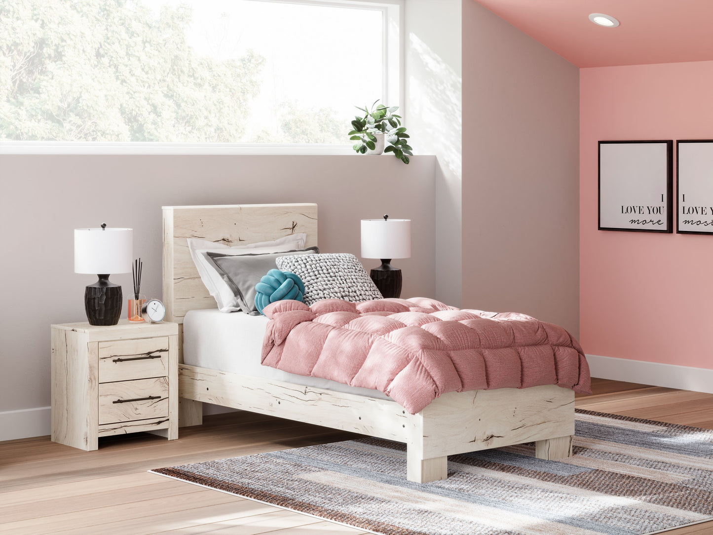 Lawroy - Panel Bed